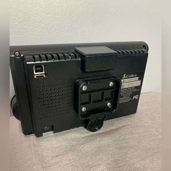 Cobra GPSM 2200 Portable Mobile Navigation System Touch Screen GPS Bundle - Picture 5 of 13